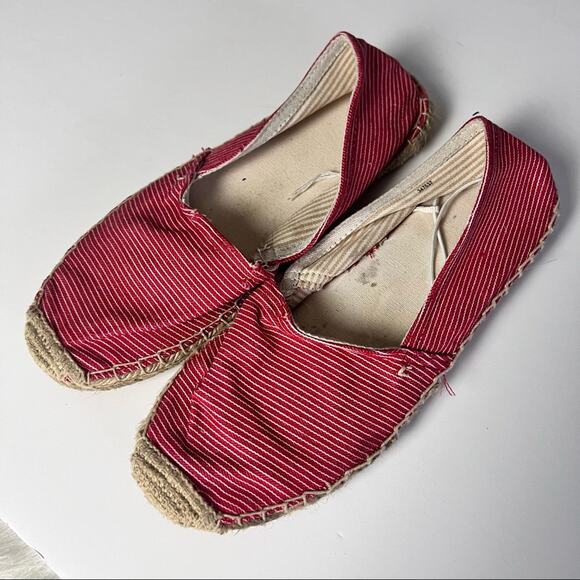 Old Navy Women’s Two Pairs of Canvas Slip On Flats Red and Blue Sz 8 - Picture 11 of 13